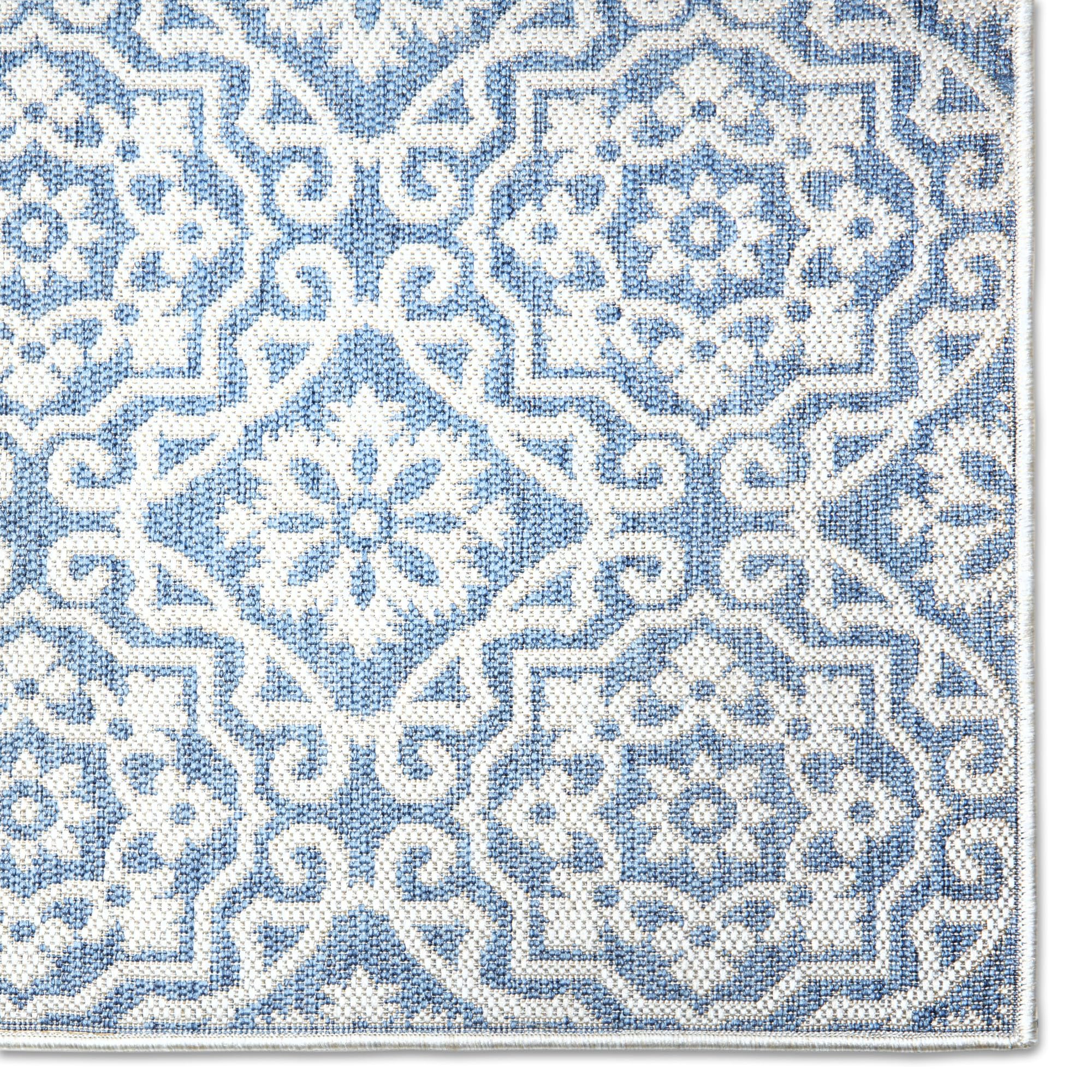 Nicole Miller New York Patio Country Julia Transitional Geometric Indoor/Outdoor Area Rug, Blue/Grey, 3'11"x5'2" - Image 9